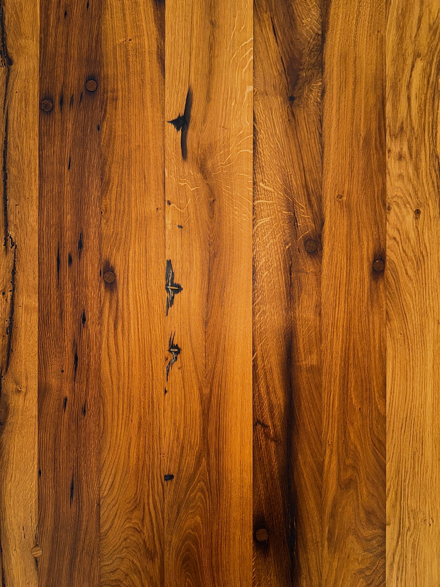 CENTURION OAK TABLE