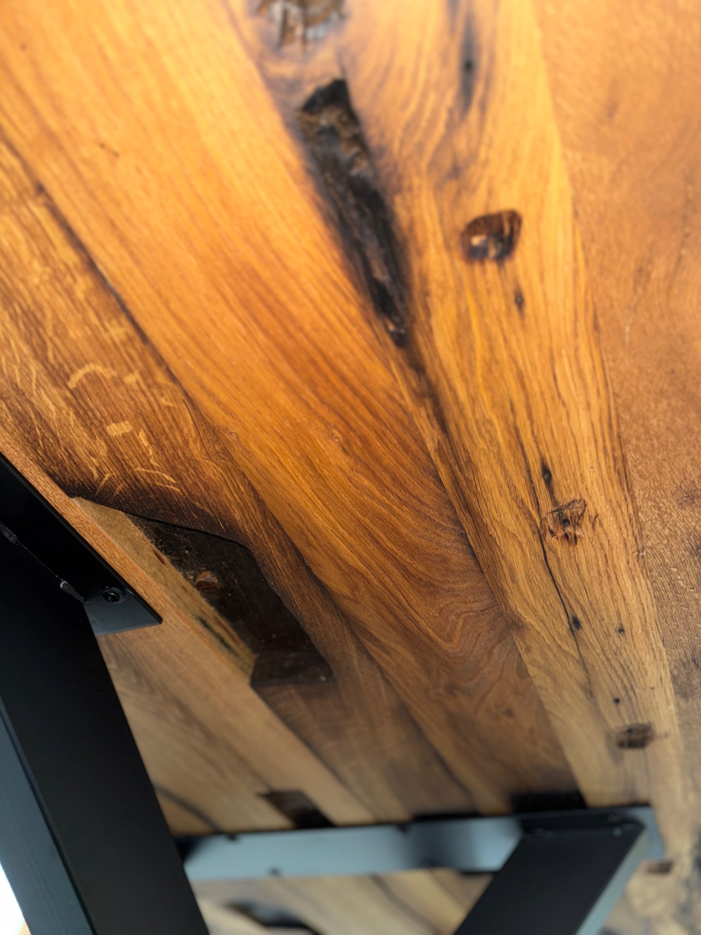 CENTURION OAK TABLE